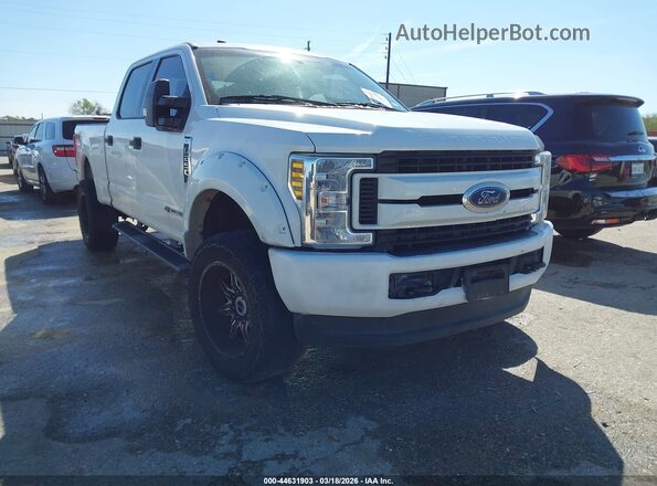 1FT7W2BT6JEB13147 2018 FORD F-250 Белый Передняя правая четверть