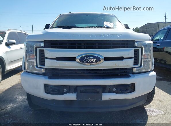 1FT7W2BT6JEB13147 2018 FORD F-250 Белый Вид щитка приборов