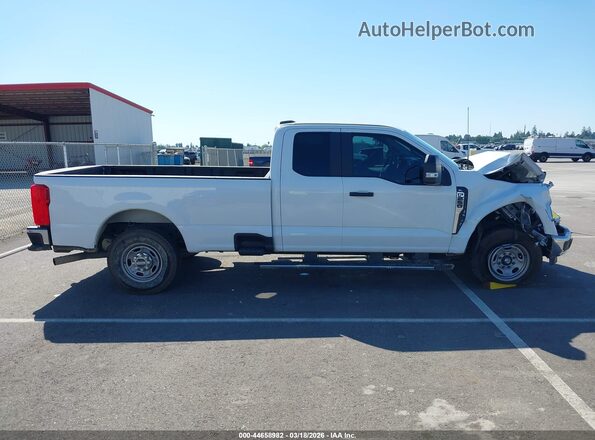 1FT7X2AA3SEC29081 2025 FORD F-250 White Vista interior trasera