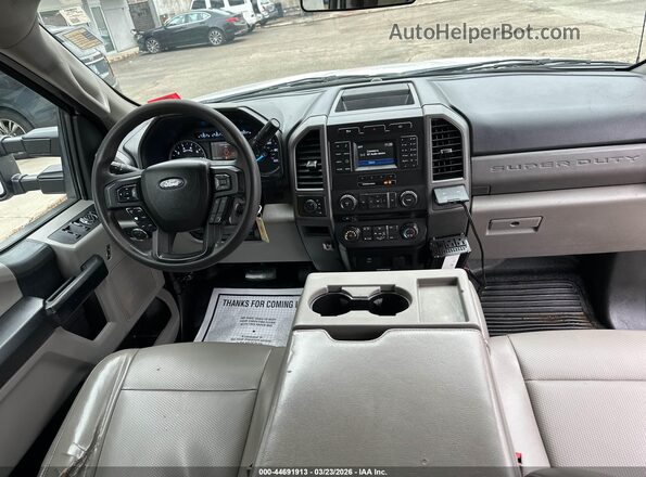 1FT7X2B64JEB92311 2018 FORD F-250 Белый Вид спереди