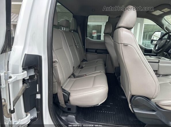 1FT7X2B64JEB92311 2018 FORD F-250 Белый Вид наклейки с VIN-кодом