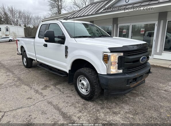 1FT7X2B64JEB92311 2018 FORD F-250 Белый Передняя правая четверть