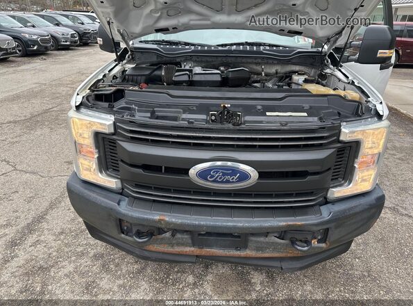 1FT7X2B64JEB92311 2018 FORD F-250 Белый Вид сзади