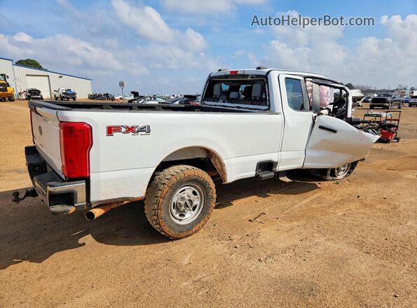 1FT7X2BA6PEC60959 2023 FORD F250 White Trasero derecho