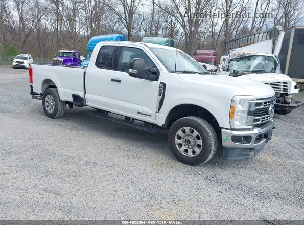1FT7X2BTXPEC29053 2023 FORD F-250 White Delantero derecho