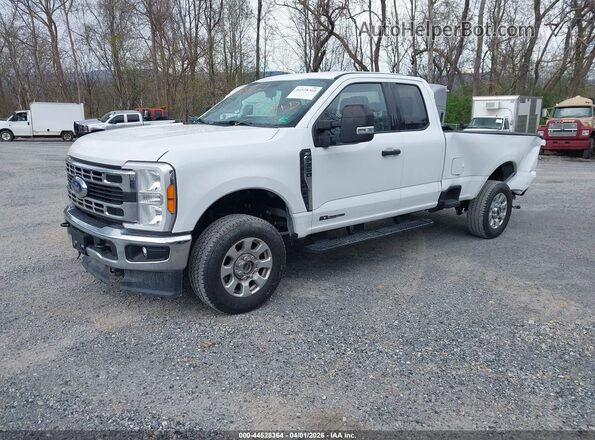 1FT7X2BTXPEC29053 2023 FORD F-250 White Vista tres cuartos delantera izquierda