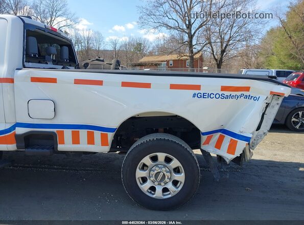 1FT7X2BTXPEC29053 2023 FORD F-250 White Vista interior trasera