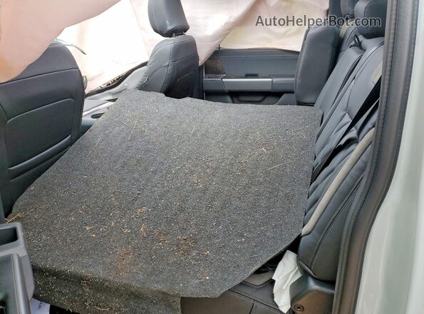 1FT8W2BM4TED08258 2026 FORD F250 Gray Widok tylnych siedzeń
