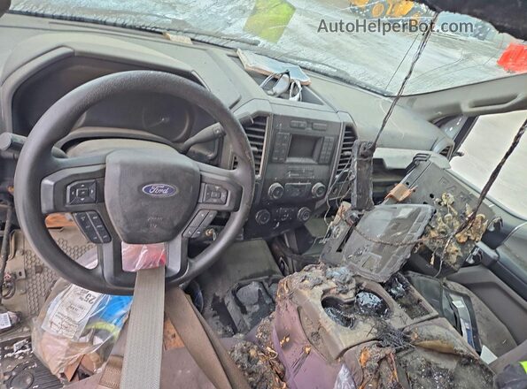 1FT8X3DT8JEB14143 2018 FORD F350 Пожар Вид панели приборов