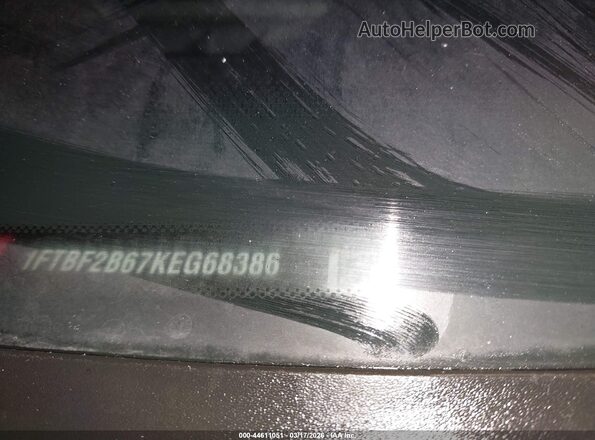1FTBF2B67KEG68386 2019 FORD F-250 Red Widok komory silnika