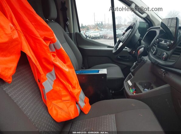 1FTBR1Y8XLKA69981 2020 FORD TRANSIT-250 Белый Вид салона спереди