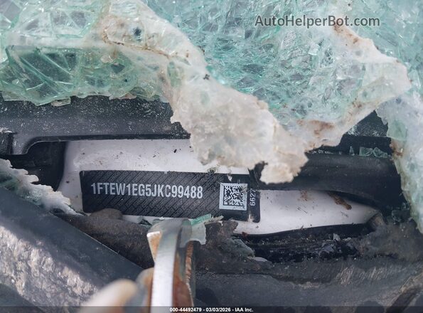 1FTEW1EG5JKC99488 2018 FORD F150 Белый Вид подкапотного пространства