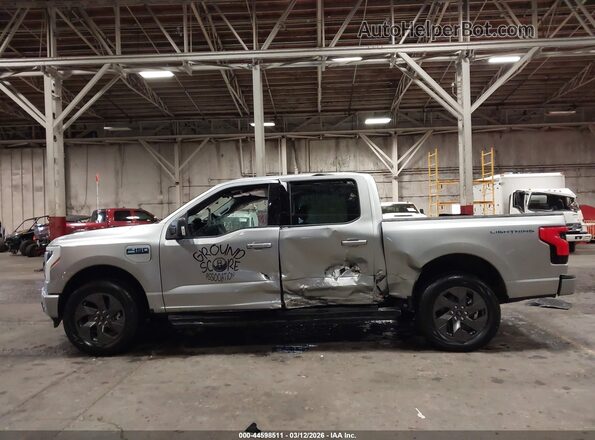 1FTVW3LUXSWG11755 2025 FORD F-150 LIGHTNING Silver Widok wnętrza 360 stopni