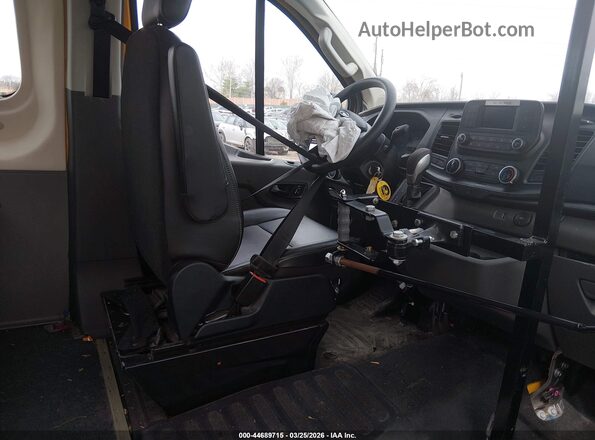 1FTYE2Y82PKA84086 2023 FORD TRANSIT-150 Yellow Vista interior delantera