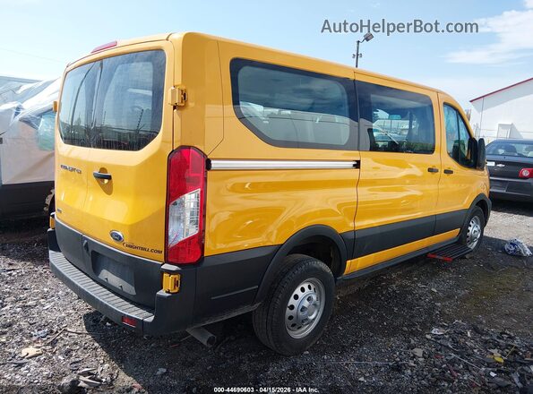1FTYE2Y84RKA18772 2024 FORD TRANSIT-150 Желтый Задняя правая четверть