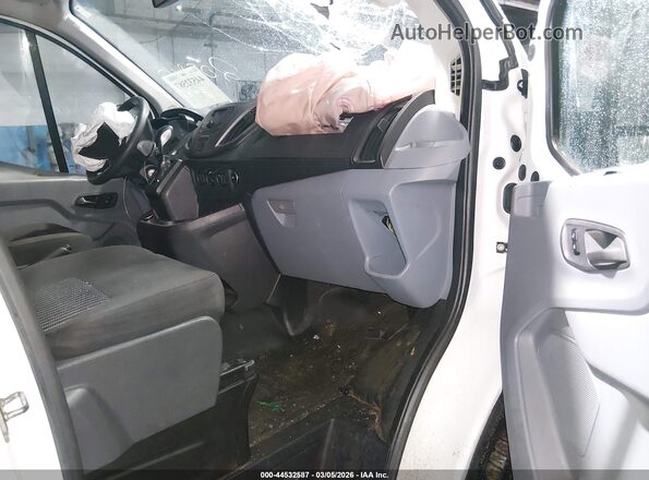 1FTYR1ZM3JKA64396 2018 FORD TRANSIT-250 Белый Вид салона спереди