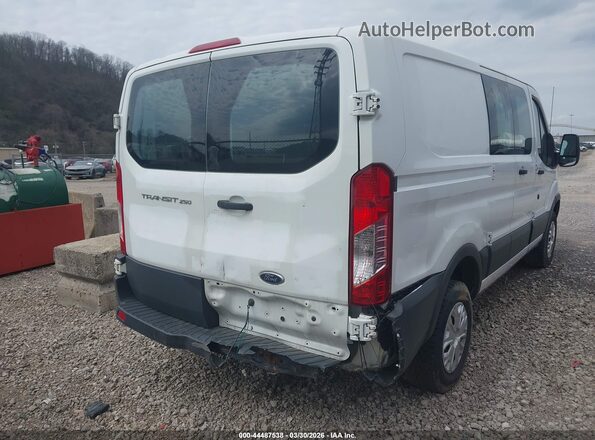 1FTYR1ZM5GKA47950 2016 FORD TRANSIT-250 Белый Вид спереди