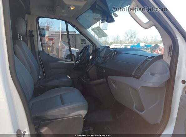 1FTYR2CG1JKB50248 2018 FORD TRANSIT-250 Белый Вид салона спереди
