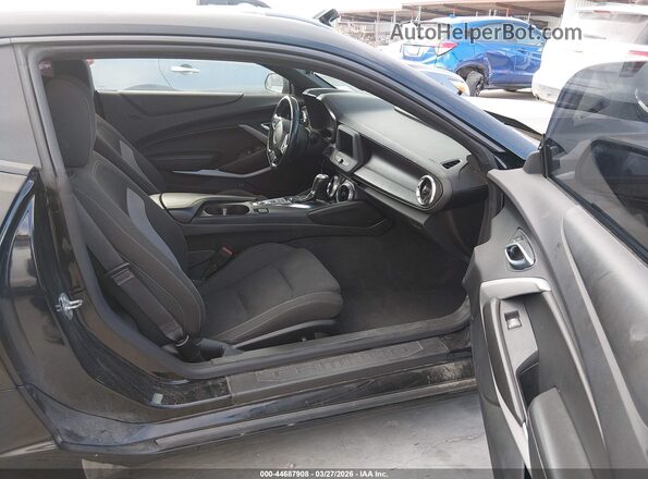 1G1FB1RX2M0124831 2021 CHEVROLET CAMARO Черный Вид салона спереди