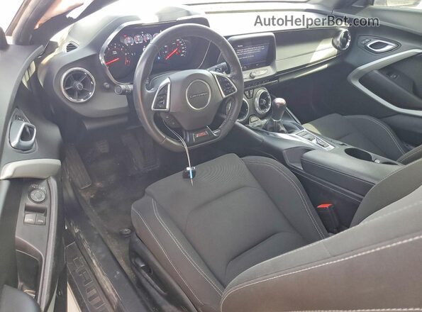 1G1FE1R79K0154347 2019 CHEVROLET CAMARO Белый Вид панели приборов
