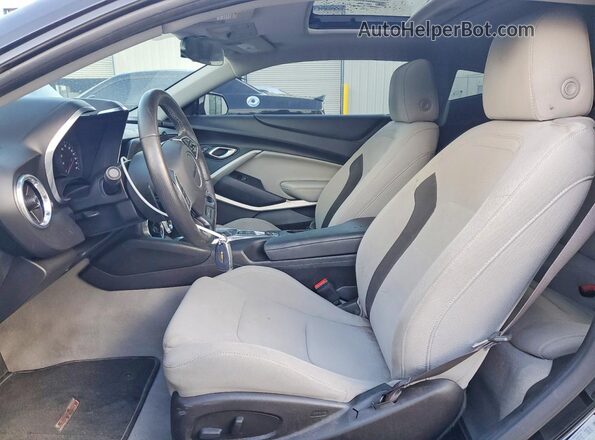 1G1FF1R7XH0185595 2017 CHEVROLET CAMARO Черный Вид салона спереди