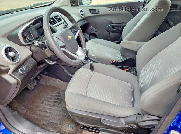 1G1JB5SBXK4135064 2019 CHEVROLET SONIC Blue Widok wnętrza z przodu