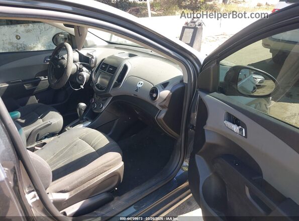 1G1JC5SH3G4123007 2016 CHEVROLET SONIC Серый Вид салона спереди