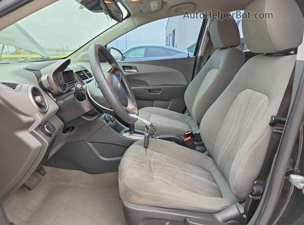 1G1JC5SH4G4154248 2016 CHEVROLET SONIC Черный Вид салона спереди