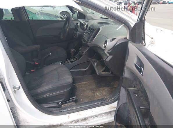 1G1JC6SH0G4152597 2016 CHEVROLET SONIC White Вид салону спереду