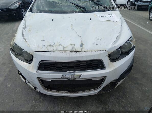 1G1JC6SH0G4152597 2016 CHEVROLET SONIC White Вид спереду