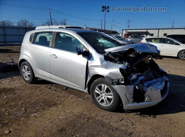 1G1JC6SH1G4134903 2016 CHEVROLET SONIC Серебряный Передняя правая четверть