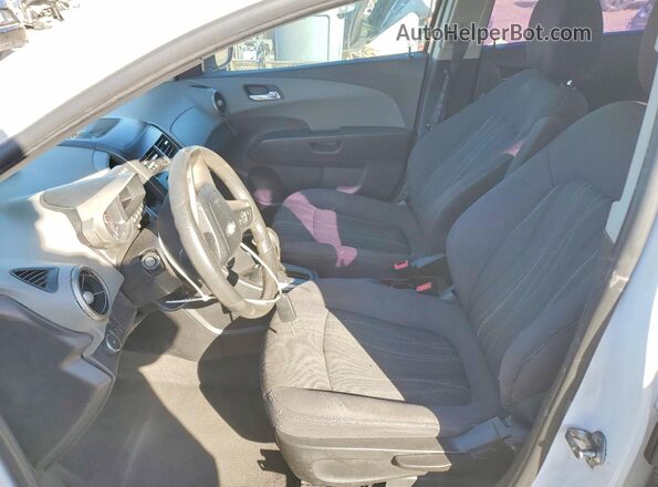 1G1JC6SH6G4119295 2016 CHEVROLET SONIC Белый Вид салона спереди