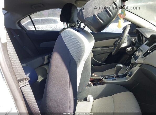 1G1PC5SH0G7130862 2016 CHEVROLET CRUZE White Вид салону спереду