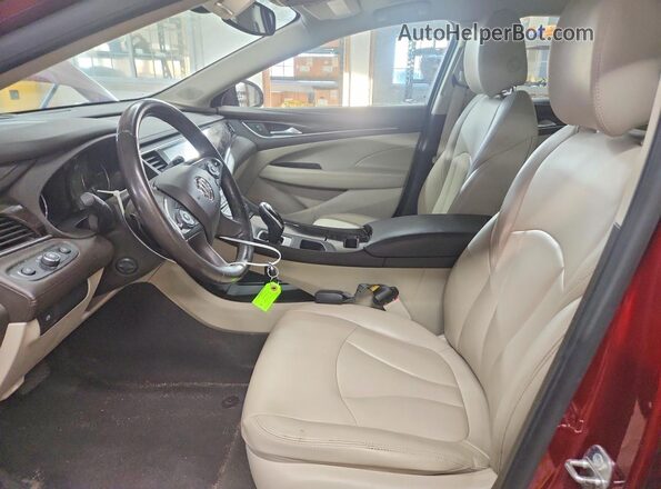 1G4ZN5SS0HU180116 2017 BUICK LACROSSE Красный Вид салона спереди