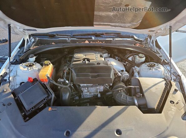 1G6AF5RX7J0106501 2018 CADILLAC ATS White Widok wnętrza z tyłu