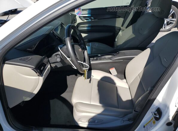 1G6AG5RX0H0153280 2017 CADILLAC ATS Белый Вид салона спереди