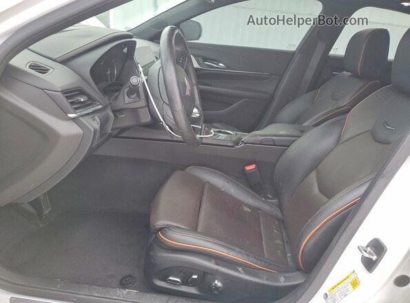 1G6DG5RK4R0101587 2024 CADILLAC CT4 Белый Вид салона спереди