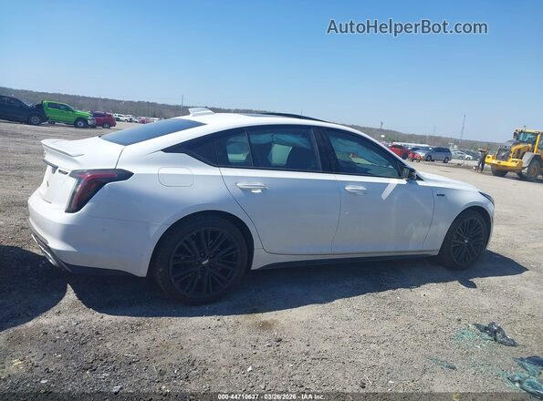 1G6DV5RWXT0102212 2026 CADILLAC CT5 White Vista interior trasera