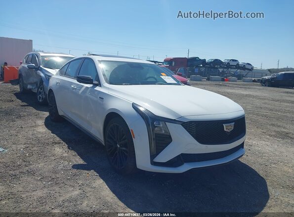 1G6DV5RWXT0102212 2026 CADILLAC CT5 White Delantero derecho