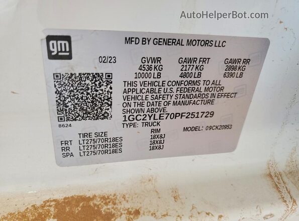 1GC2YLE70PF251729 2023 CHEVROLET SILVERADO White Vista del compartimento del motor