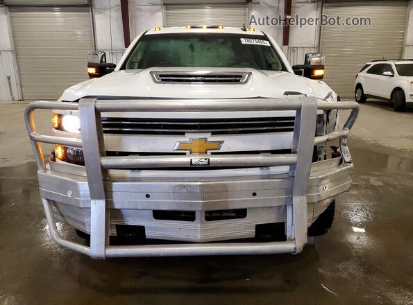 1GC4K0CY5HF136758 2017 CHEVROLET SILVERADO Белый Вид спереди