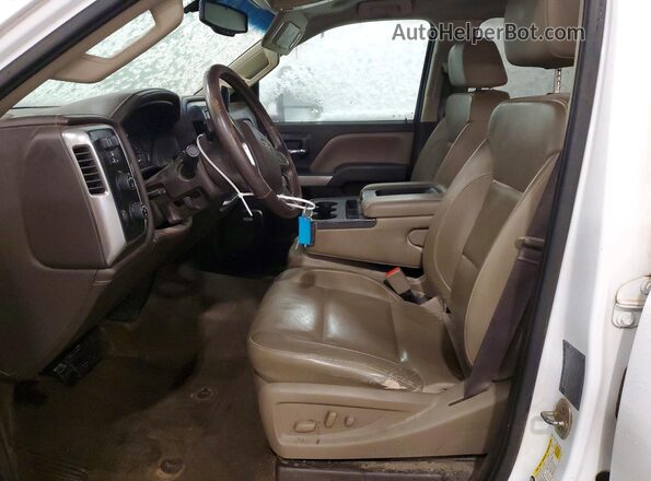 1GC4K0CY5HF136758 2017 CHEVROLET SILVERADO Белый Вид салона спереди