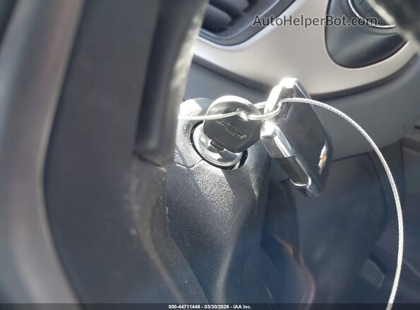 1GCGTDEN0L1215975 2020 CHEVROLET COLORADO Серебряный Вид панели приборов