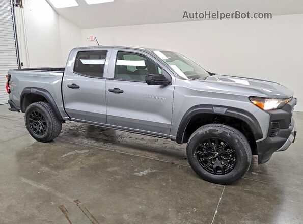 1GCPTEEK4R1254038 2024 CHEVROLET COLORADO Silver Передня права чверть