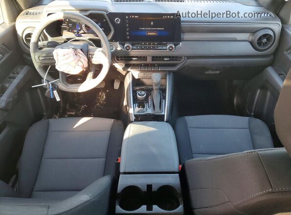 1GCPTEEK5T1123918 2026 CHEVROLET COLORADO Blue Widok deski rozdzielczej