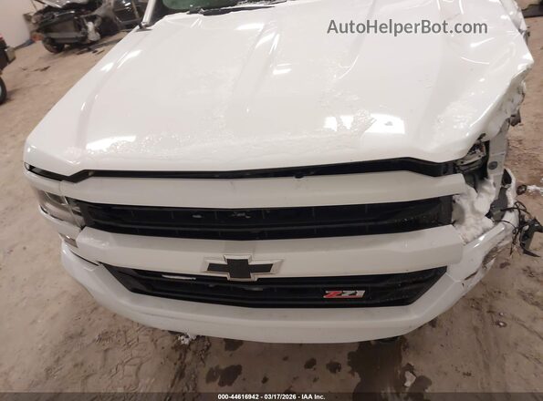 1GCVKREC6HZ367239 2017 CHEVROLET SILVERADO Белый Вид щитка приборов