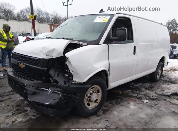 1GCWGAFG2J1336888 2018 CHEVROLET EXPRESS Белый Передняя левая четверть