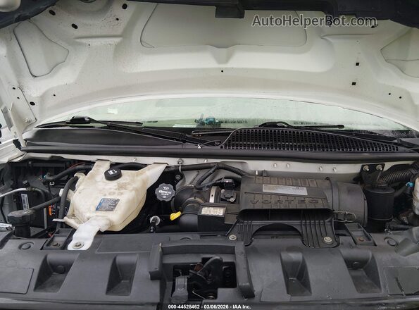 1GCWGAFG2J1336888 2018 CHEVROLET EXPRESS Белый Вид сзади