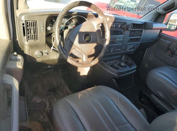 1GCWGAFP3N1251807 2022 CHEVROLET EXPRESS White წინა პანელის ხედი