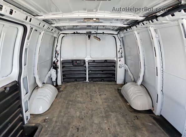 1GCWGAFP3P1130620 2023 CHEVROLET EXPRESS Белый Вид панели приборов
